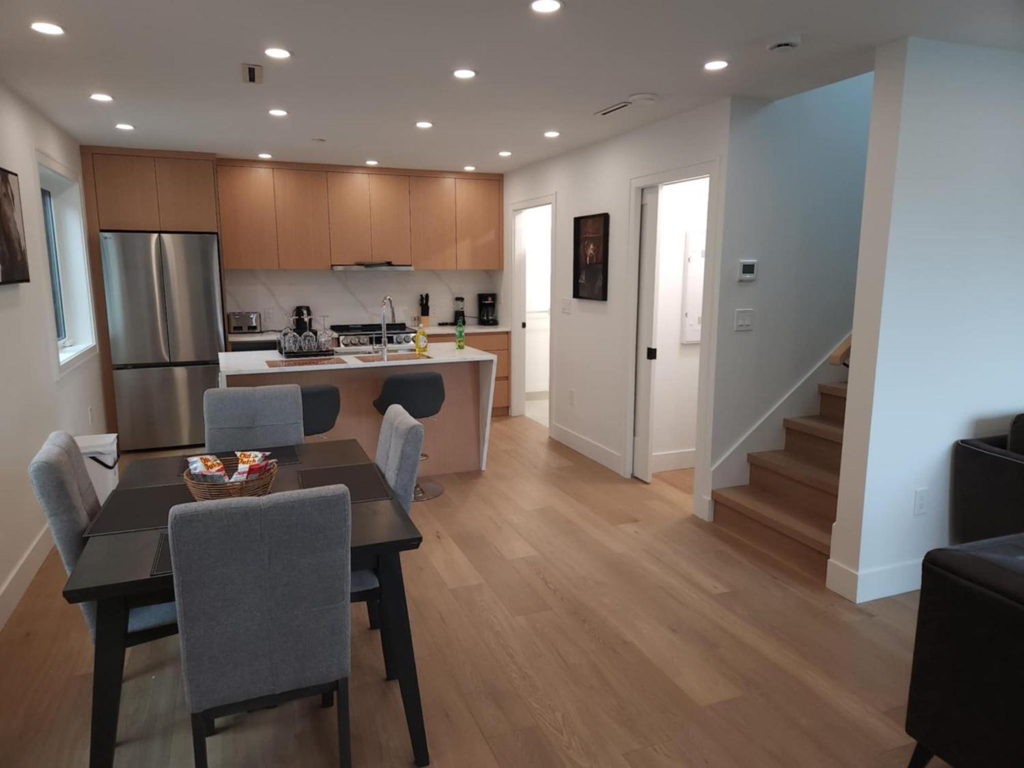 Signature Luxe Top-Floor Townhouse 2Br, 3Ba With Stunning Views Vancouver Ngoại thất bức ảnh