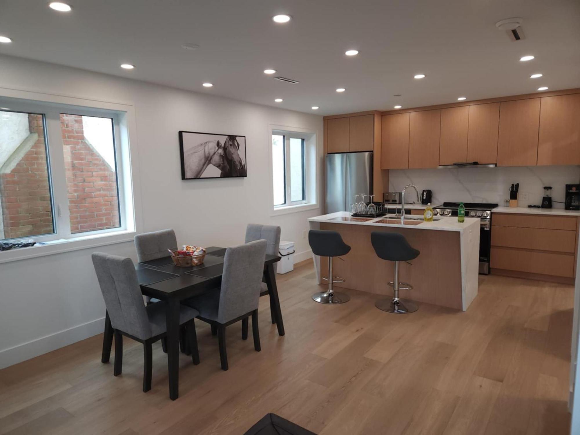 Signature Luxe Top-Floor Townhouse 2Br, 3Ba With Stunning Views Vancouver Ngoại thất bức ảnh